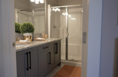 Freehold Townhome - Chestermere Freehold Townhome - Chestermere